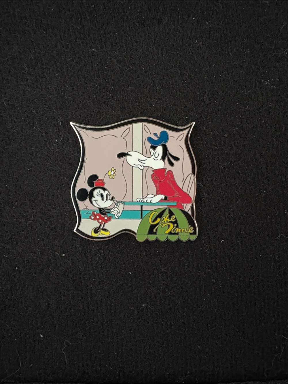 Cafe Minnie and Goofy Distinctively Disney Dining Mystery Pin